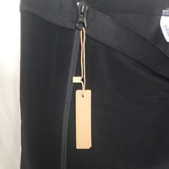 Black High-Waisted Shapewear Shorts - Picture 5 of 12